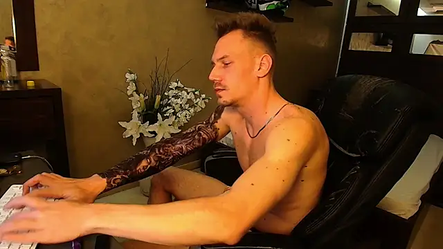 MateoBenjaminX online show from March 17, 2025, 8:19 pm