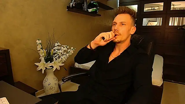 MateoBenjaminX online show from March 18, 2025, 4:59 pm