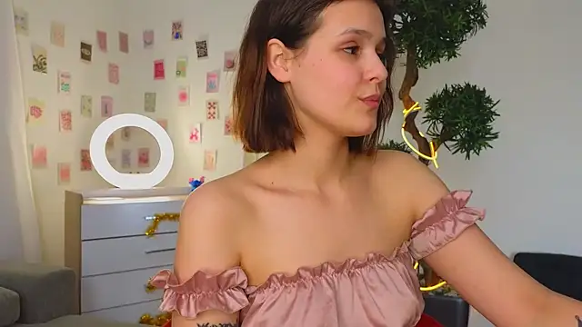 Snapshot of EthalGold chatting on March 15, 2025, 9:19 am EthalGold online show from March 15, 2025, 9:19 am