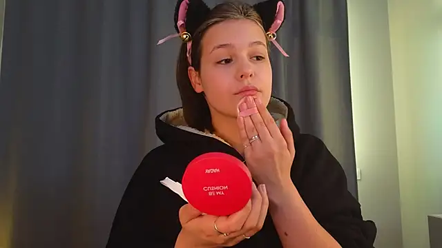 Snapshot of EthalGold chatting on October 2, 2025, 3:02 am EthalGold online show from October 2, 2025, 3:02 am