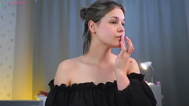 Snapshot of EthalGold chatting on November 19, 2025, 3:06 am EthalGold online show from November 19, 2025, 3:06 am