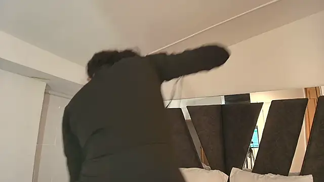 Snapshot of Milkdulce1 chatting on November 6, 2025, 1:56 pm Milkdulce1 online show from November 6, 2025, 1:56 pm