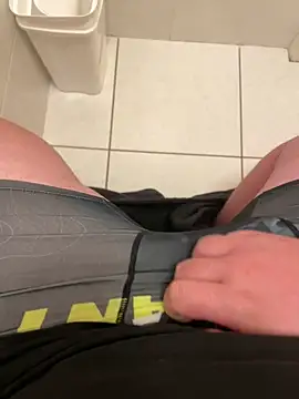 Snapshot of Hugo76578 chatting on November 9, 2025, 7:45 pm Hugo76578 online show from November 9, 2025, 7:45 pm