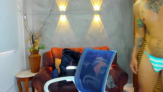 Snapshot of Dylanstonne chatting on December 3, 2024, 7:55 pm Dylanstonne online show from December 3, 2024, 7:55 pm