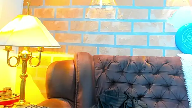 Snapshot of Dylanstonne chatting on February 26, 2025, 12:38 am Dylanstonne online show from February 26, 2025, 12:38 am