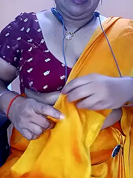 Snapshot of Sexy-Telugunayana2 chatting on February 13, 2025, 8:48 am Sexy-Telugunayana2 online show from February 13, 2025, 8:48 am