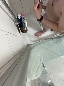 Snapshot of kareem0010 chatting on February 11, 2025, 7:05 pm kareem0010 online show from February 11, 2025, 7:05 pm