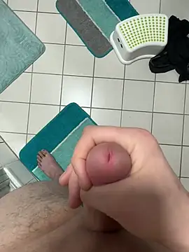 Snapshot of kareem0010 chatting on February 17, 2025, 7:21 pm kareem0010 online show from February 17, 2025, 7:21 pm