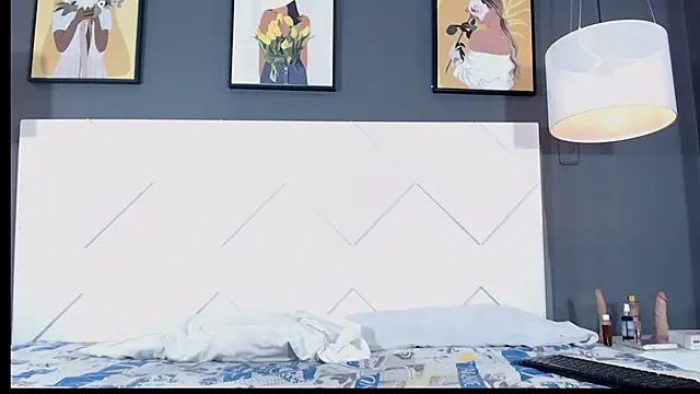 Snapshot of KyleDoom chatting on October 25, 2025, 5:04 am KyleDoom online show from October 25, 2025, 5:04 am