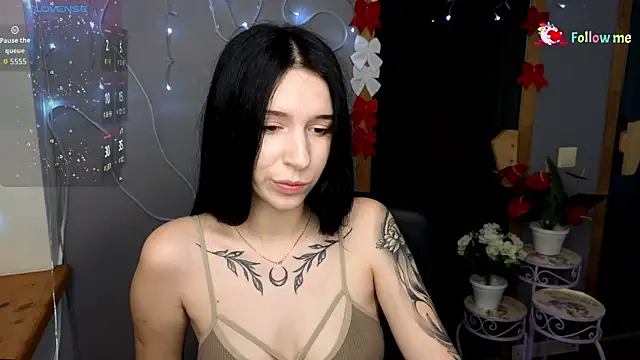 Snapshot of KarolinaBlacks chatting on December 5, 2025, 12:36 pm KarolinaBlacks online show from December 5, 2025, 12:36 pm