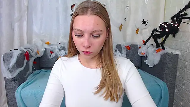 Snapshot of bellaa_love_ chatting on October 13, 2025, 1:27 am bellaa love online show from October 13, 2025, 1:27 am