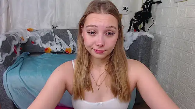 Snapshot of bellaa_love_ chatting on October 15, 2025, 12:33 am bellaa love online show from October 15, 2025, 12:33 am