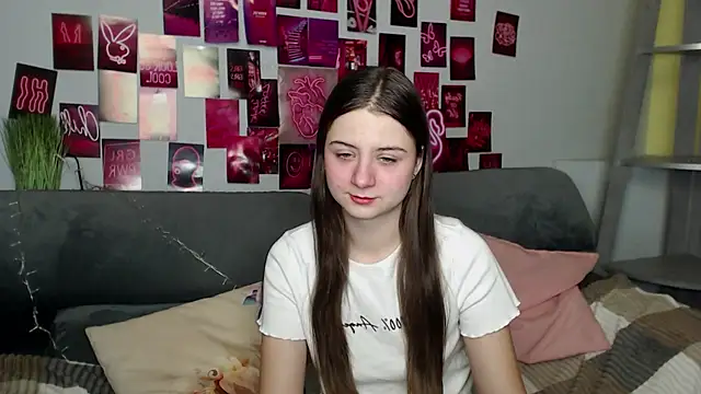 Snapshot of MilanaRoza chatting on October 25, 2025, 4:42 am MilanaRoza online show from October 25, 2025, 4:42 am