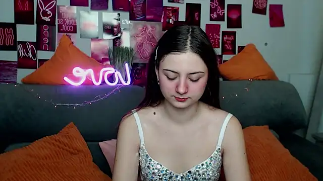 Snapshot of MilanaRoza chatting on November 2, 2025, 6:05 am MilanaRoza online show from November 2, 2025, 6:05 am