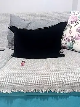 simay1111 online show from October 4, 2025, 9:46 pm