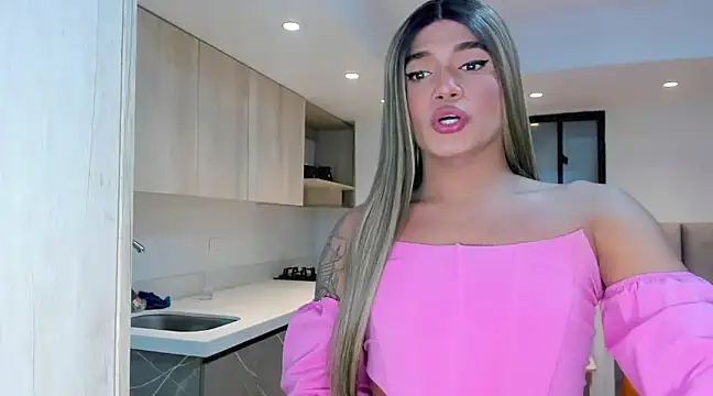 Snapshot of selfsuck_trans chatting on December 6, 2024, 5:55 pm selfsuck trans online show from December 6, 2024, 5:55 pm