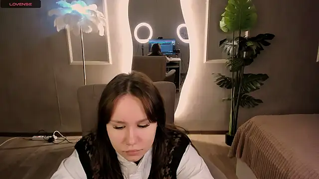 Snapshot of Alisia_Mars chatting on October 12, 2025, 5:28 am Alisia Mars online show from October 12, 2025, 5:28 am