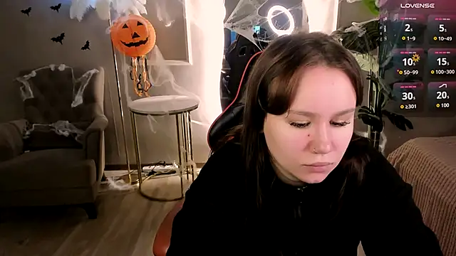 Snapshot of Alisia_Mars chatting on October 18, 2025, 5:32 am Alisia Mars online show from October 18, 2025, 5:32 am