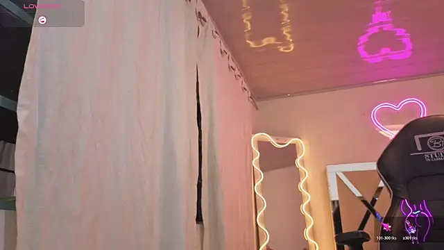 Laylafoxy tay online show from November 9, 2025, 3:16 am