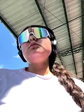 gabbyfoox online show from November 25, 2025, 2:17 pm