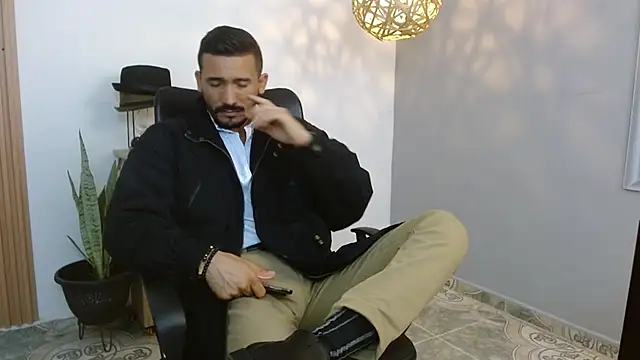 Reiko 85  online show from February 5, 2025, 6:04 pm