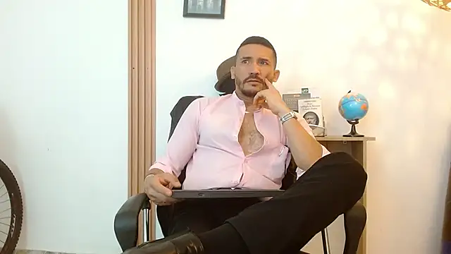 Reiko 85  online show from September 25, 2025, 2:43 pm