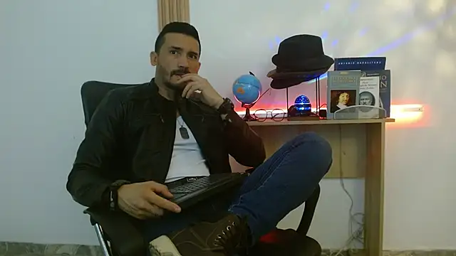 Reiko 85  online show from November 15, 2025, 2:46 pm