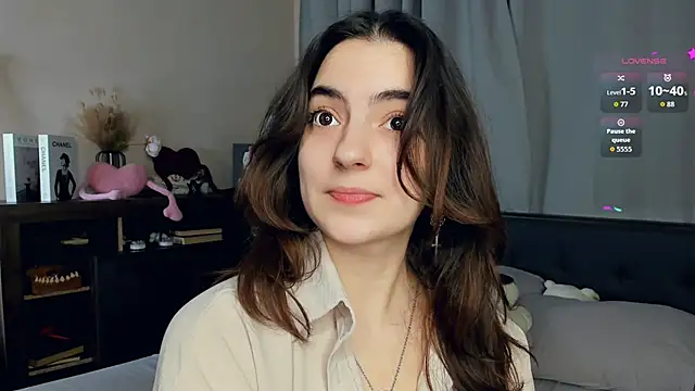 Snapshot of DracosMoon chatting on October 29, 2025, 7:10 am DracosMoon online show from October 29, 2025, 7:10 am