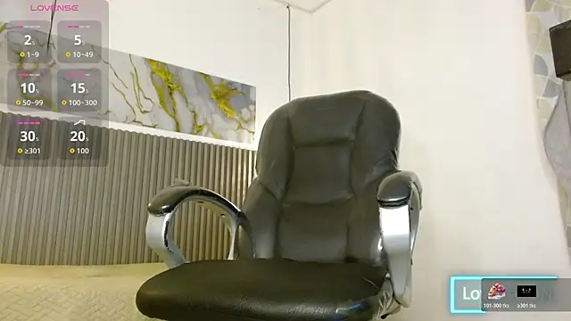 Snapshot of Dyla_n18 chatting on October 23, 2025, 10:08 pm Dyla n18 online show from October 23, 2025, 10:08 pm