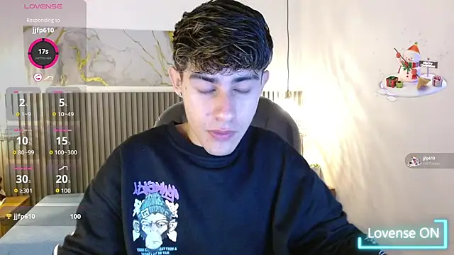 Snapshot of Dyla_n18 chatting on November 10, 2025, 7:35 pm Dyla n18 online show from November 10, 2025, 7:35 pm