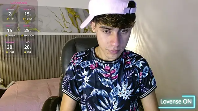 Snapshot of Dyla_n18 chatting on November 24, 2025, 7:46 pm Dyla n18 online show from November 24, 2025, 7:46 pm