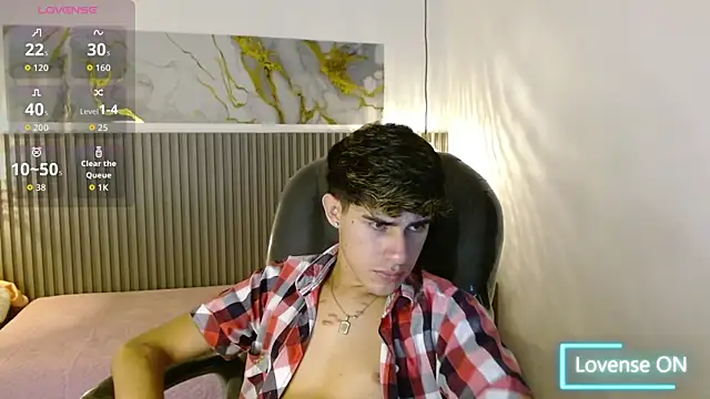 Snapshot of Dyla_n18 chatting on December 3, 2025, 8:51 pm Dyla n18 online show from December 3, 2025, 8:51 pm