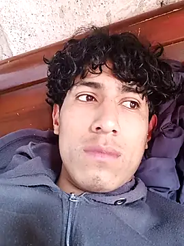 Snapshot of alexander32r chatting on September 21, 2025, 3:02 pm alexander32r online show from September 21, 2025, 3:02 pm