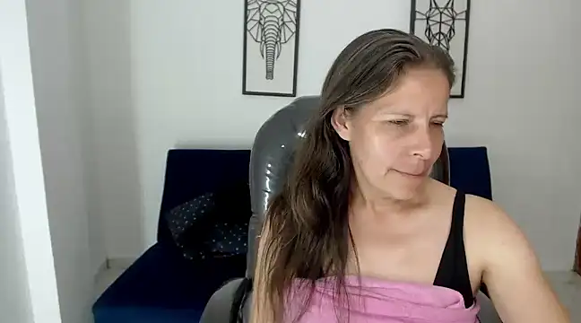 Snapshot of Milf_karlye chatting on December 6, 2024, 8:15 am Milf karlye online show from December 6, 2024, 8:15 am