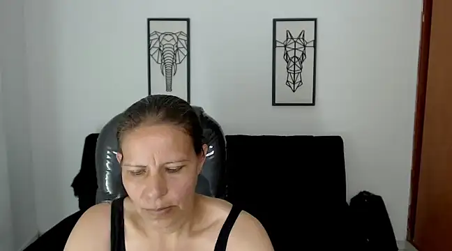 Snapshot of Milf_karlye chatting on December 24, 2024, 2:32 am Milf karlye online show from December 24, 2024, 2:32 am