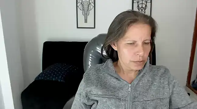 Snapshot of Milf_karlye chatting on December 28, 2024, 5:23 am Milf karlye online show from December 28, 2024, 5:23 am
