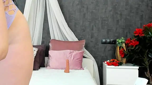 miss sophieX online show from February 24, 2025, 4:27 am