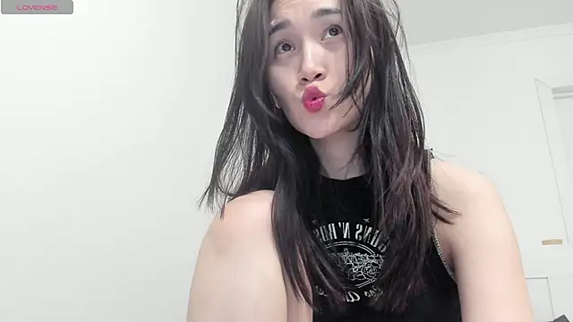 Snapshot of aenie chatting on March 12, 2025, 3:07 pm aenie online show from March 12, 2025, 3:07 pm