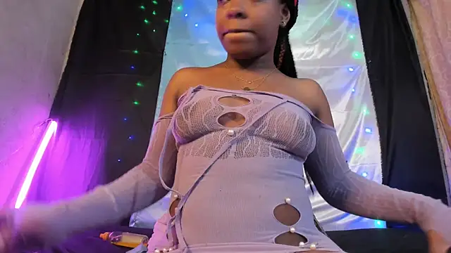 Snapshot of DeisyHarper chatting on December 17, 2024, 4:56 am DeisyHarper online show from December 17, 2024, 4:56 am