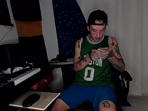 patrik tattoo  online show from February 3, 2025, 11:05 pm