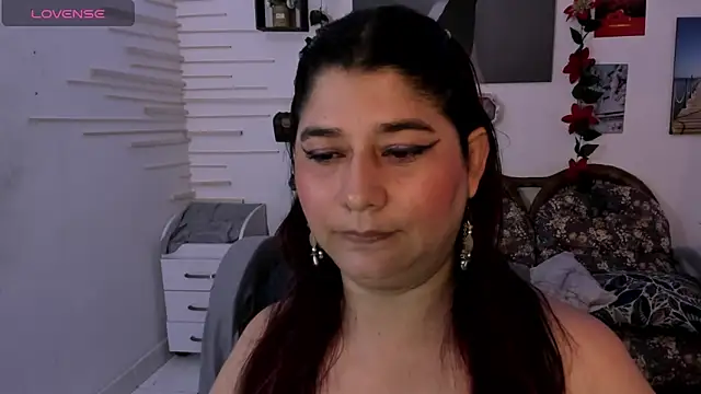 alinabozz1 online show from December 23, 2024, 3:55 pm