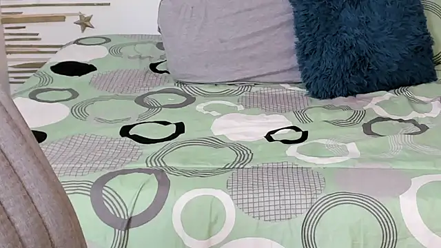 alinabozz1 online show from September 21, 2025, 10:44 pm