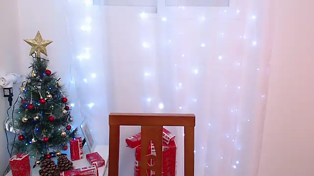 Snapshot of Genesisgems11_ chatting on December 13, 2024, 6:31 am Genesisgems11 online show from December 13, 2024, 6:31 am