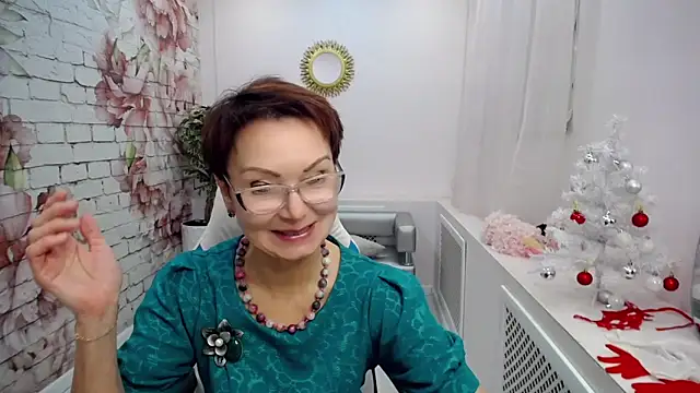 Snapshot of Cutie_Asya chatting on December 17, 2024, 8:01 am Cutie Asya online show from December 17, 2024, 8:01 am