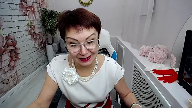 Snapshot of Cutie_Asya chatting on February 4, 2025, 5:10 am Cutie Asya online show from February 4, 2025, 5:10 am