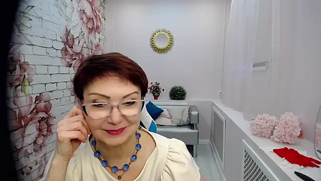Snapshot of Cutie_Asya chatting on February 18, 2025, 8:27 am Cutie Asya online show from February 18, 2025, 8:27 am