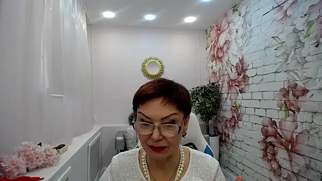 Snapshot of Cutie_Asya chatting on March 5, 2025, 7:38 am Cutie Asya online show from March 5, 2025, 7:38 am