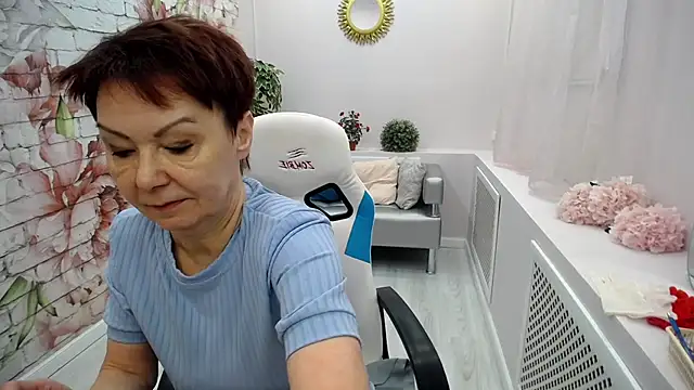 Snapshot of Cutie_Asya chatting on March 10, 2025, 4:28 am Cutie Asya online show from March 10, 2025, 4:28 am