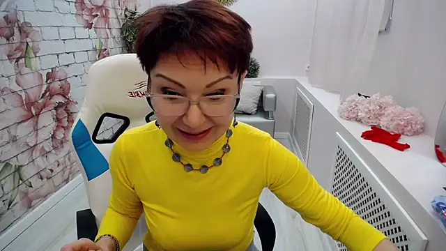 Snapshot of Cutie_Asya chatting on March 19, 2025, 7:29 am Cutie Asya online show from March 19, 2025, 7:29 am