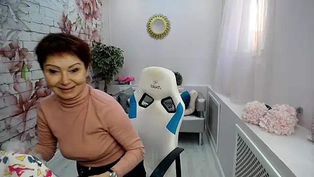 Snapshot of Cutie_Asya chatting on October 2, 2025, 4:08 am Cutie Asya online show from October 2, 2025, 4:08 am